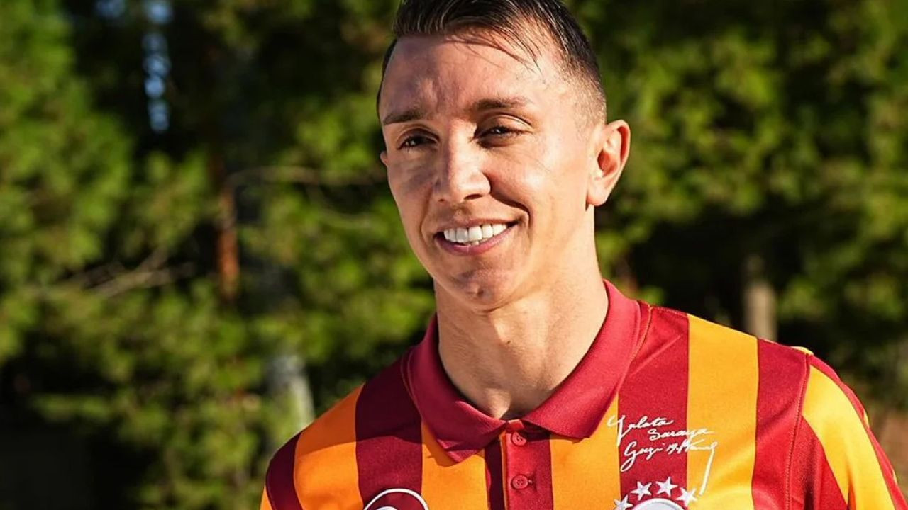 “Fernando Muslera soyunma odasına geldi ve ‘maaşım yatmazsa oynamam dedi” Ümit Davala’dan yıllar sonra gelen inanılmaz itiraf: Biz 11 ay paramızı almamıştık - Sayfa 7