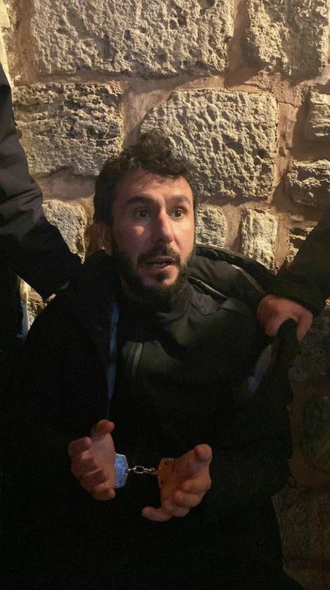 Fatih Camii'nde imamı yaralayan saldırgan ifade verirken bakın ne yaptı! - Sayfa 7