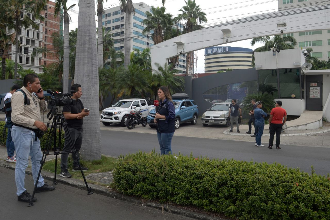 Ekvador'da operasyonlar sürüyor: Komşu ülkelerden de OHAL kararı: Sınıra askeri birlikler sevk ediliyor - Sayfa 10