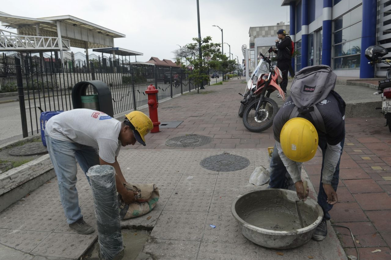 Ekvador'da operasyonlar sürüyor: Komşu ülkelerden de OHAL kararı: Sınıra askeri birlikler sevk ediliyor - Sayfa 6