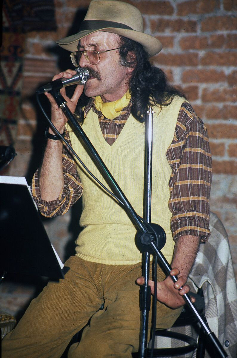 Cem Karaca'nın Gözyaşları filmine durdurma kararı getirilmişti! Emrah Karaca ve film şirketinden açıklama: Gösterimler devam ediyor - Sayfa 6