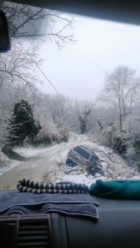 Uludağ'da yollar çarpışan araba pistine döndü! Kaza yapanlar, yolda kalanlar... - Sayfa 6