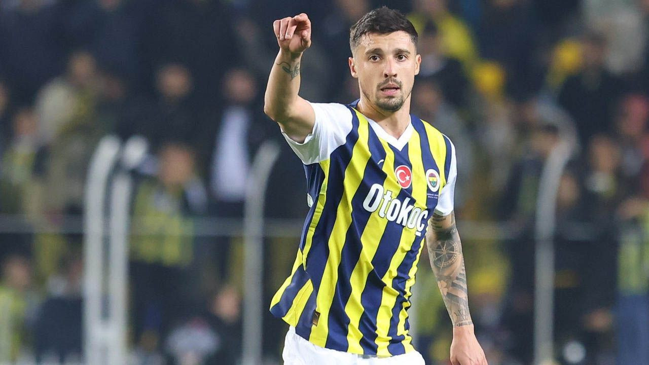 “Yönetim de Dominik Livakovic’ten memnun değil! Kaleci bu seviyedeyse yarışamazsınız. Muhakkak takviye lazım. Dzeko’nun golcülük yeteneği endişe verici! Krunic de Maldonado'nun Balkan versiyonu gibi” - Sayfa 12