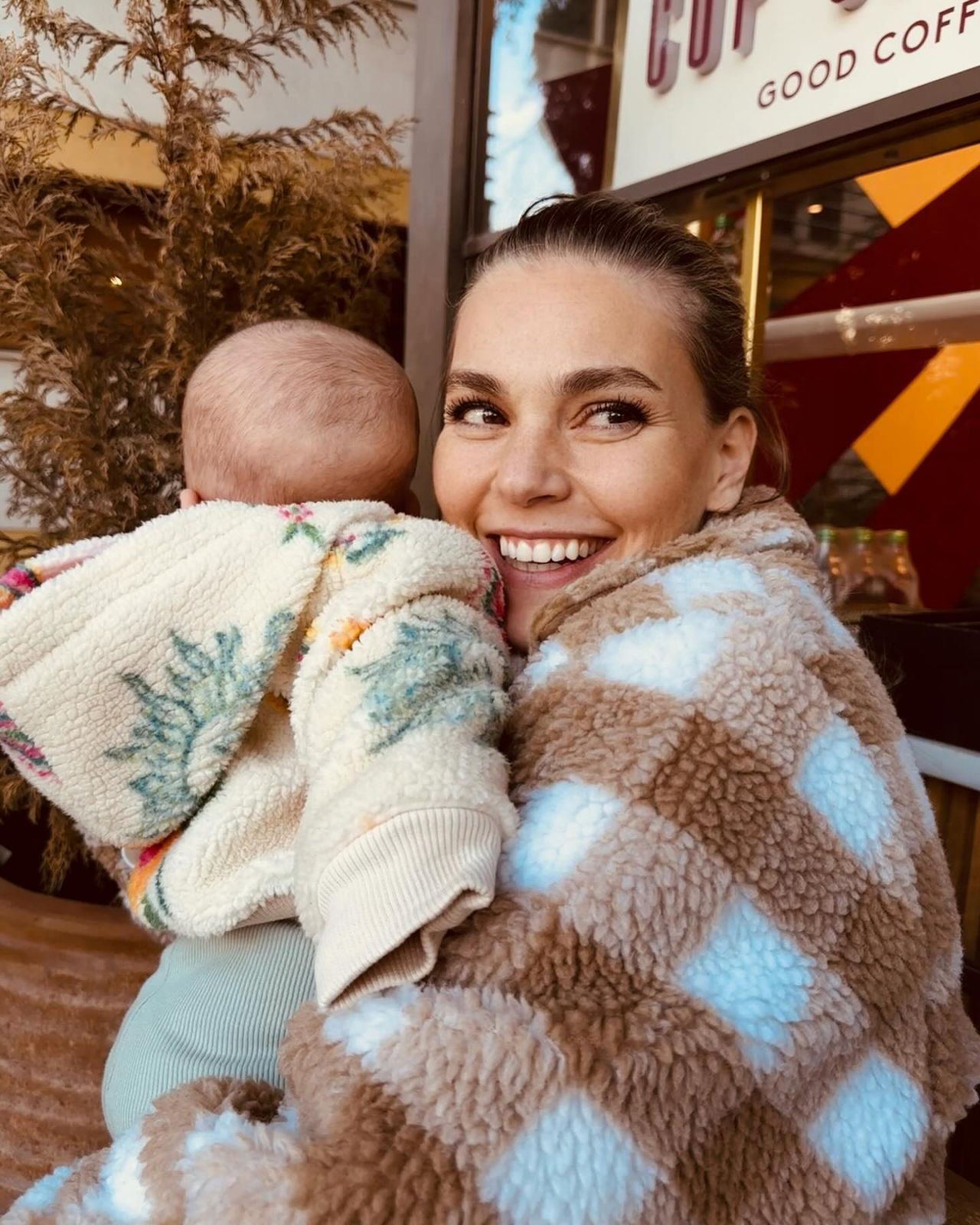 6 aylık hamile olan Eda Ece, çiçeği burnunda anne Aslı Enver'den kurs alıyor - Sayfa 5