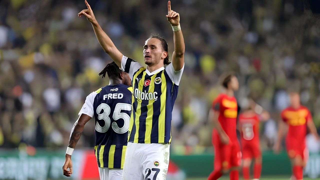 “Topa vurmaktan korkan bir Dusan Tadic ve kalitesi düşen bir Edin Dzeko! İsmail Kartal hala ezber değişikliklerine devam ediyor! Herkes işini tam yaparsa şampiyonluk o zaman olabilir…” - Sayfa 12