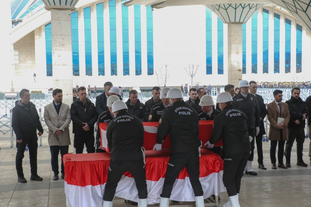 Şehit pilotlar Ankara’da son yolculuğuna uğurlandı: "24 Şubat'ta nişanları vardı. Gelinim arkada kaldı..." - Sayfa 5