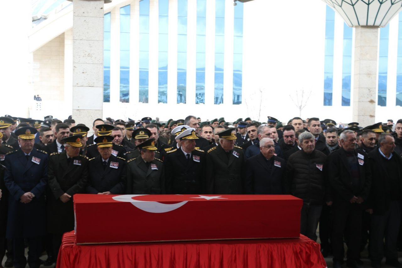 Şehit pilotlar Ankara’da son yolculuğuna uğurlandı: "24 Şubat'ta nişanları vardı. Gelinim arkada kaldı..." - Sayfa 6