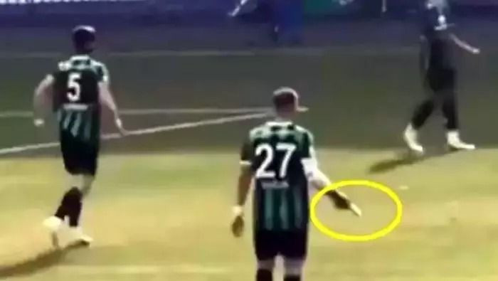 Maç içinde elinde cep telefonuyla görüntülenen Denizlisporlu futbolcu konuştu: "O sırada atak geldiği için..." - Sayfa 6