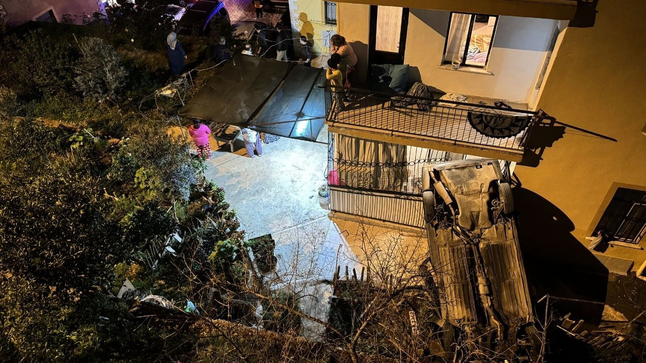 Muğla'da evin balkonuna düşen otomobildeki 2 kişi yaralandı - Sayfa 5
