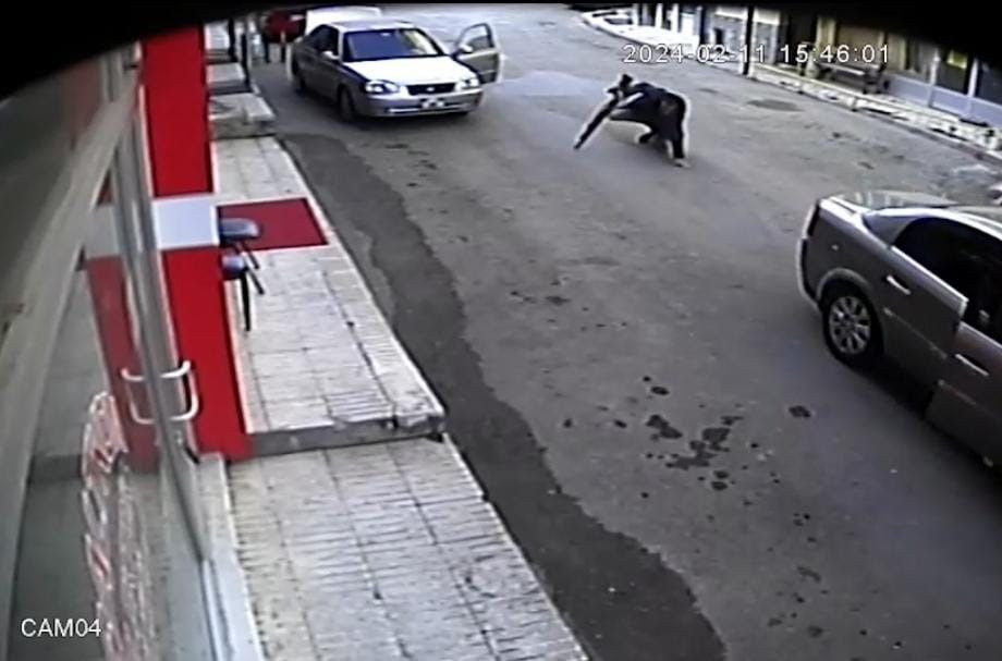 Sokak ortasında pompalı dehşeti! Pusu kurup çatıştılar! O anlar kamerada... - Sayfa 7