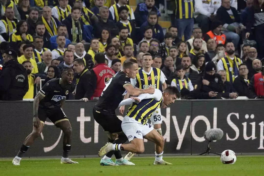 Rıdvan Dilmen İsmail Kartal'ı yerden yere vurdu: Herkes telaş içinde, kararlarını anlayamıyorum! - Sayfa 12