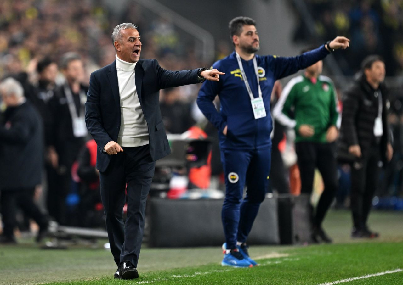 “Dusan Tadic yürüyerek oynuyor! Sebastian Szymanski uzun zamandır ortalarda yok! İsmail Kartal’ın kafası çok karışık, bu sonuç büyük travma yaratır” - Sayfa 5