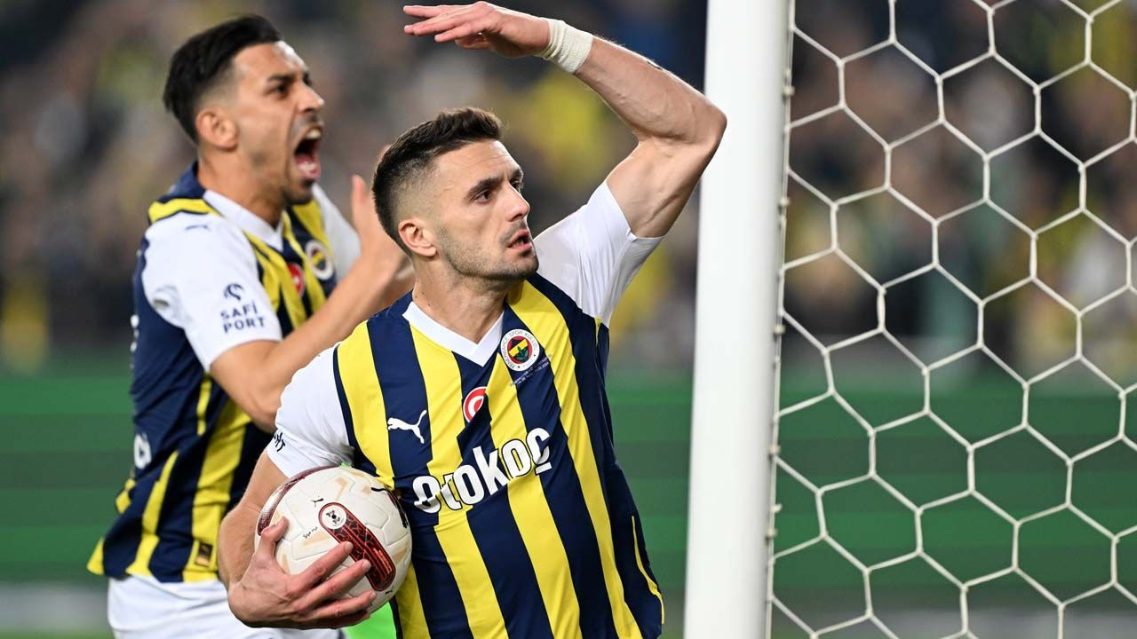 “Dusan Tadic yürüyerek oynuyor! Sebastian Szymanski uzun zamandır ortalarda yok! İsmail Kartal’ın kafası çok karışık, bu sonuç büyük travma yaratır” - Sayfa 9