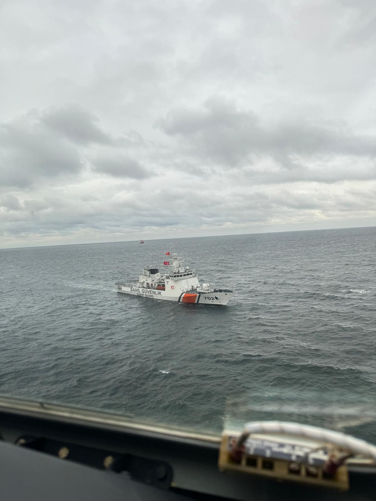 Marmara Denizi'nde batan geminin enkazından ilk görüntüler geldi! Yan yatmadan düz şekilde batmış... - Sayfa 11