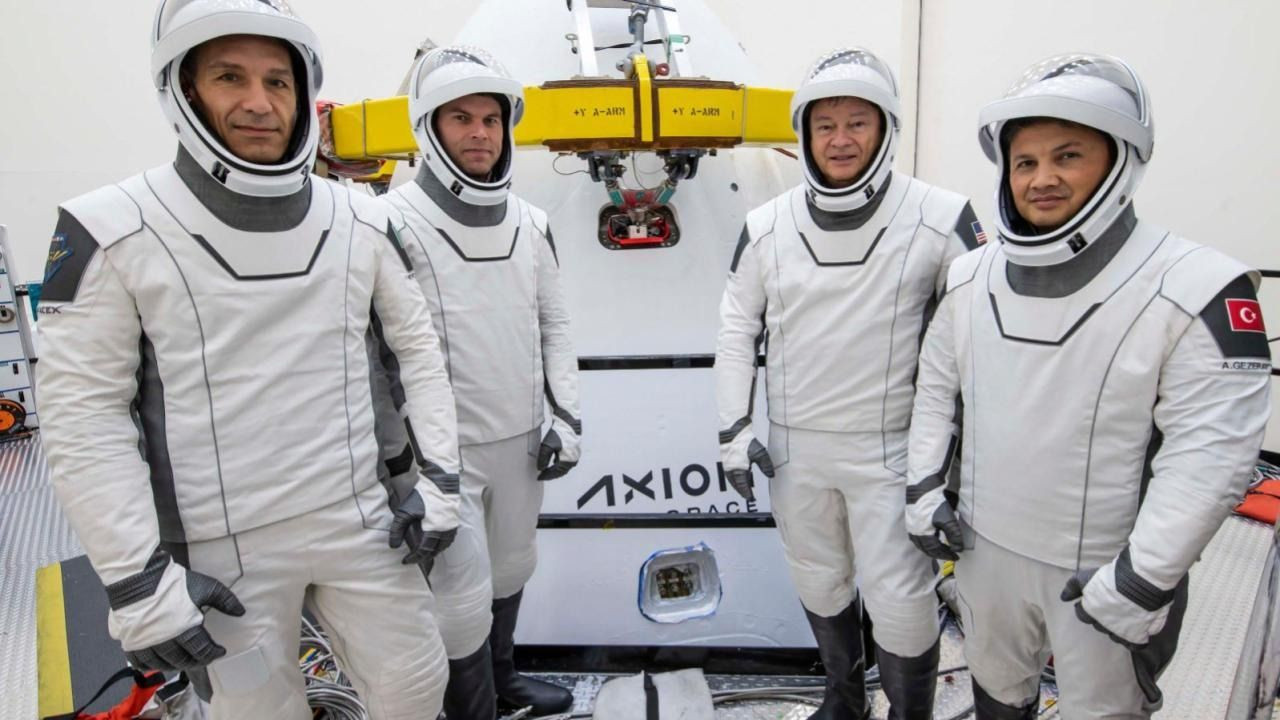 'Turist olarak gitti' iddialarına Alper Gezeravcı yanıt verdi! İşte Cüneyt Özdemir'in programındaki o diyalog! - Sayfa 9