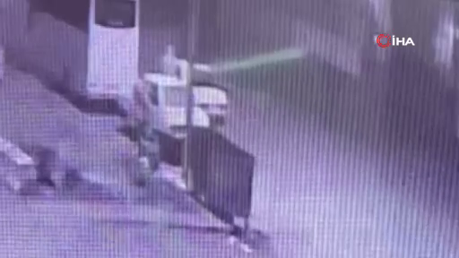 57 saniyede arabayı soyan hırsızlar kameraya yakalandı - Sayfa 6