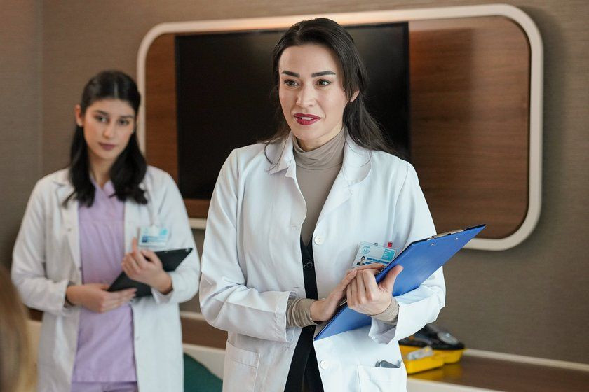 Bahar dizisi reytinglerde zirvenin sahibi oldu! Demet Evgar'ın dans performansına ve oyunculuğuna övgüler yağdı - Sayfa 10