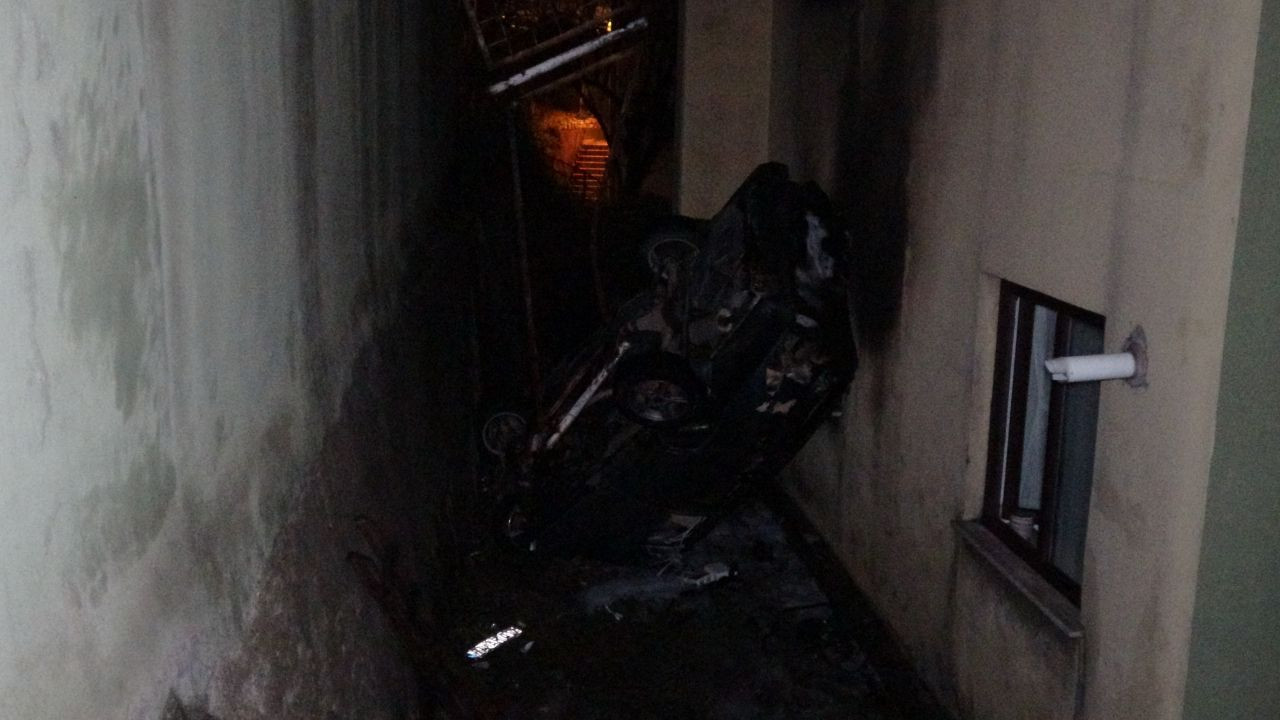 Buzdolabını tamire götüren sürücü aracı ile 10 metreden apartman boşluğuna uçtu - Sayfa 3