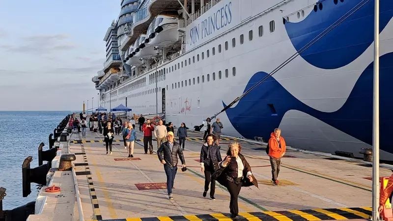 Dünyanın en büyüğü Türkiye'de! Sun Princess' Kuşadası'na yanaştı... - Sayfa 1