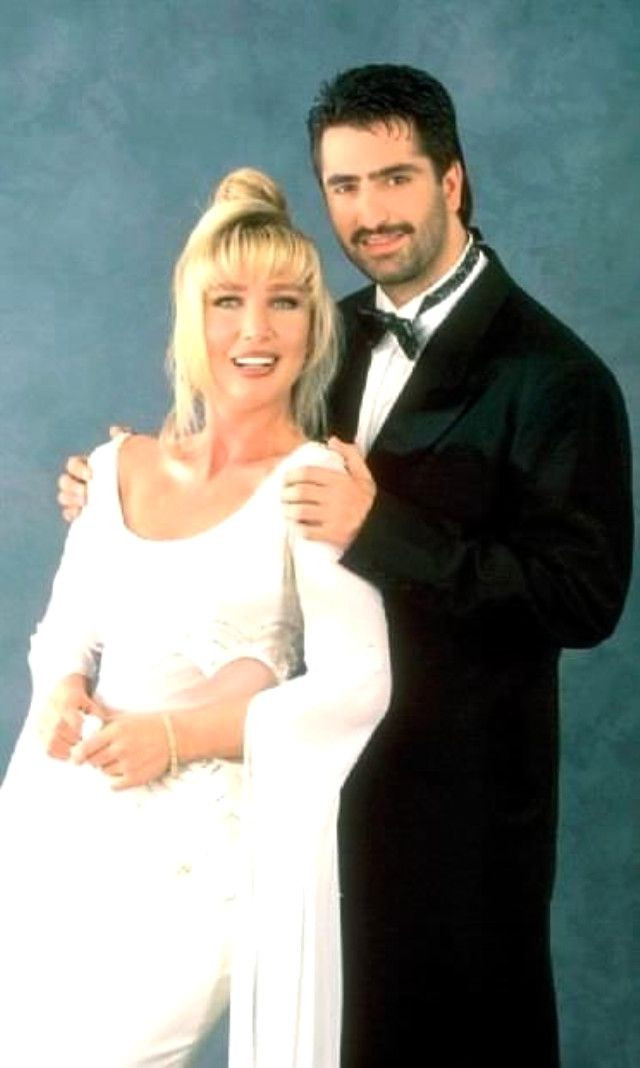 Ünlüler ve eşleri! İşte Seda Sayan, Acun Ilıcalı, Mustafa Sandal, Kıvanç Tatlıtuğ gibi ünlü isimlerin yaptıkları evlilikler ve eşleri... - Sayfa 9