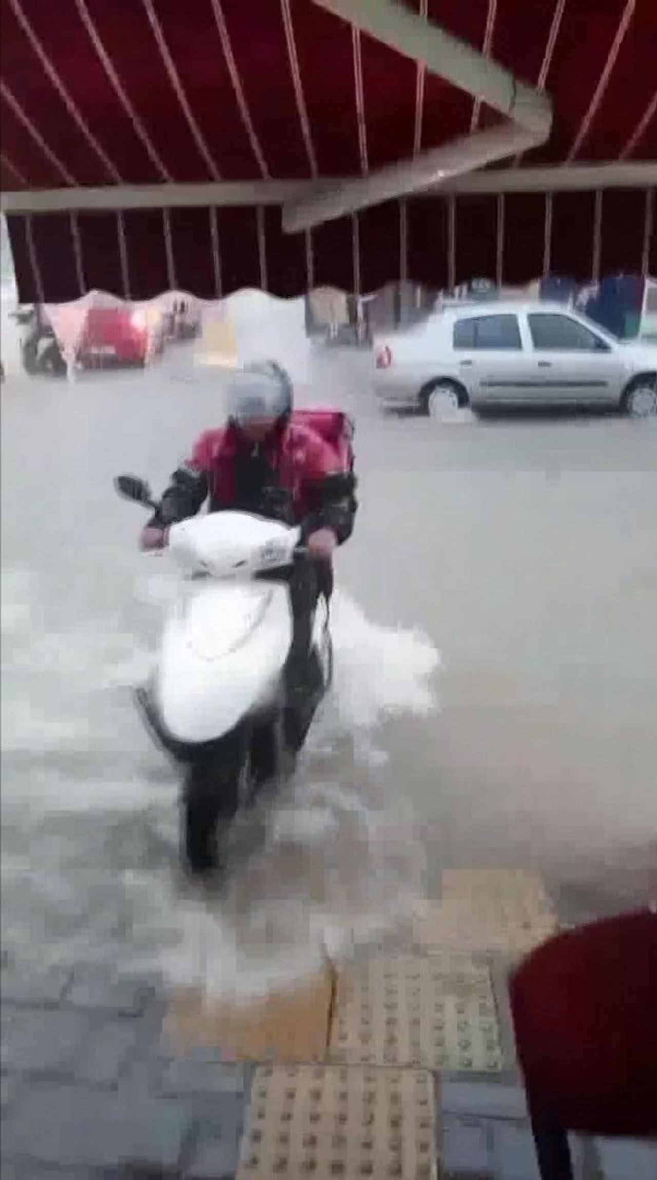 Antalya'yı sağanak vurdu: Kumluca ve Demre'de 'hortum' çıktı - Sayfa 6