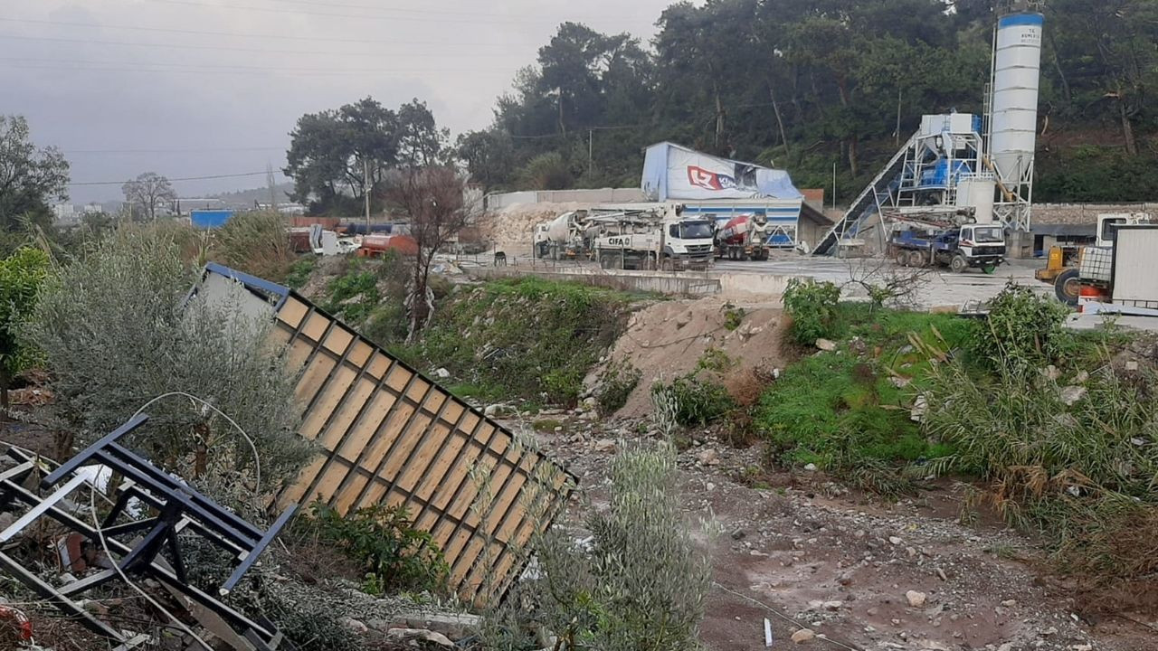 Antalya'yı sağanak vurdu: Kumluca ve Demre'de 'hortum' çıktı - Sayfa 8