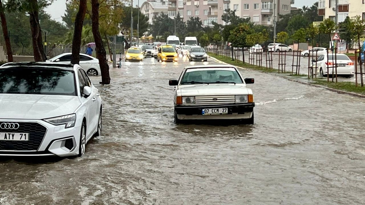 Antalya'yı sağanak vurdu: Kumluca ve Demre'de 'hortum' çıktı - Sayfa 9
