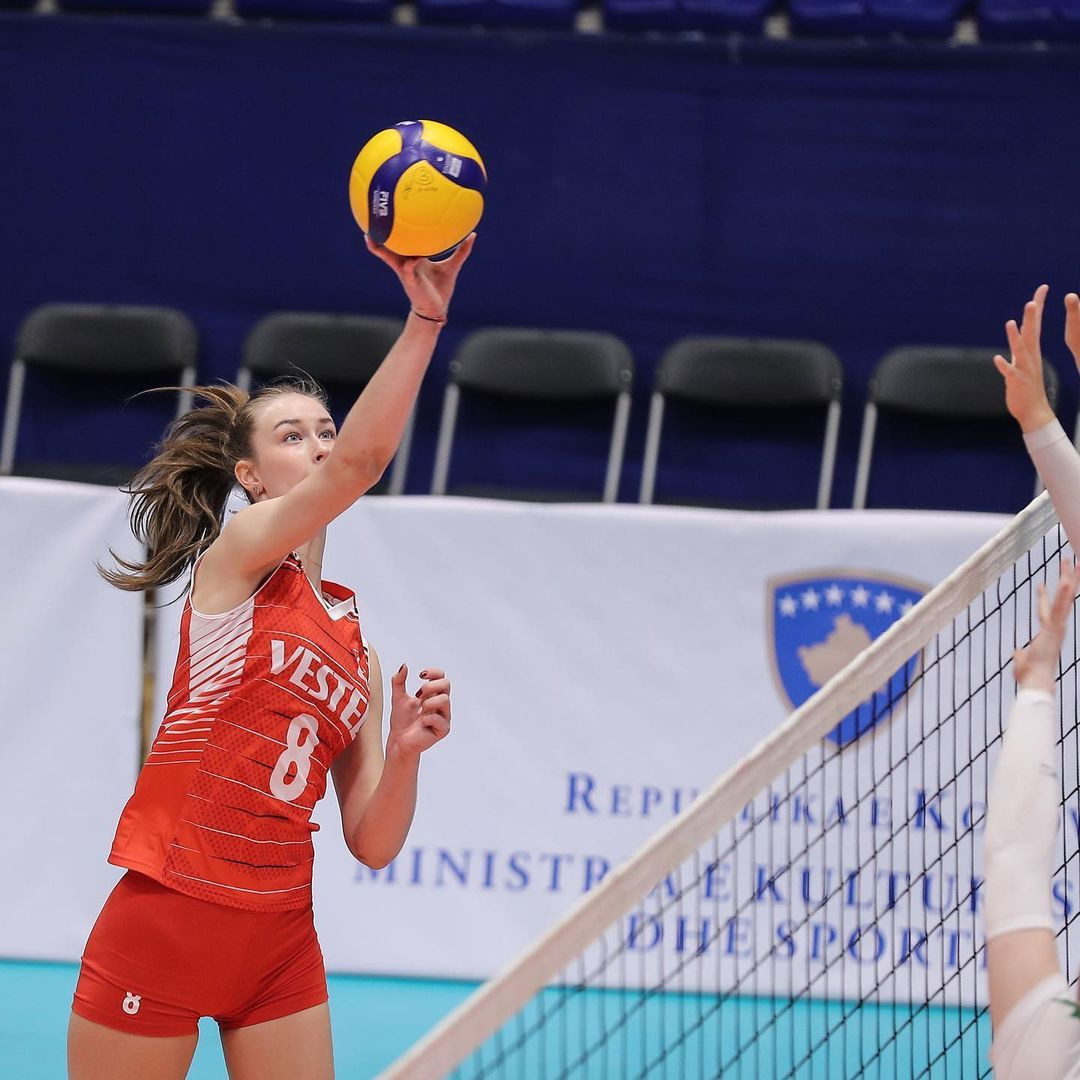 Fenerbahçe'ye yeni genç yetenek: Liza Safronova Sarı Melek oldu! Lakabı 'Yerli Fedorovtseva'... - Sayfa 17