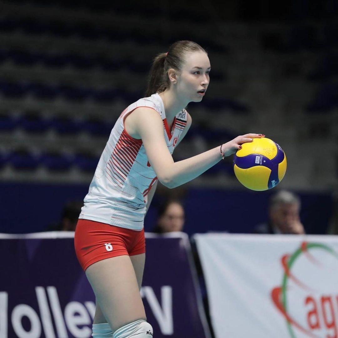 Fenerbahçe'ye yeni genç yetenek: Liza Safronova Sarı Melek oldu! Lakabı 'Yerli Fedorovtseva'... - Sayfa 16