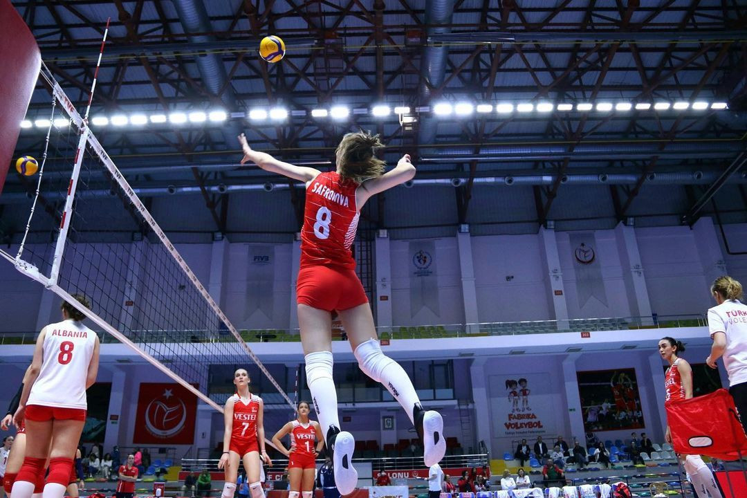 Fenerbahçe'ye yeni genç yetenek: Liza Safronova Sarı Melek oldu! Lakabı 'Yerli Fedorovtseva'... - Sayfa 13