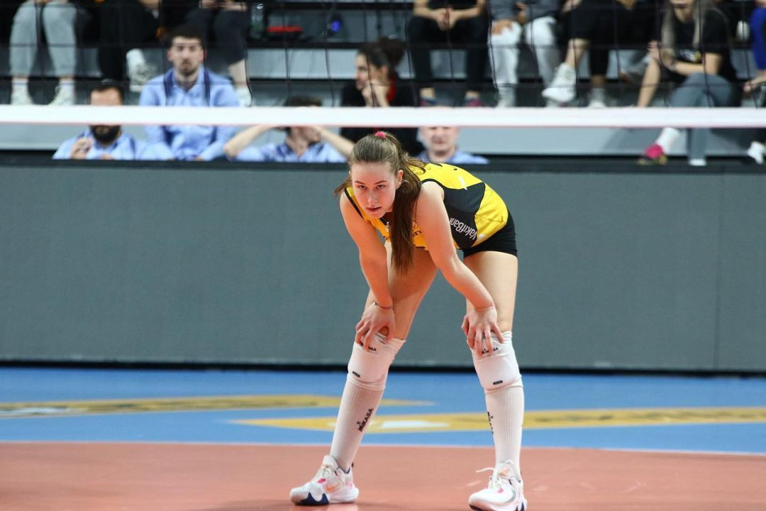 Fenerbahçe'ye yeni genç yetenek: Liza Safronova Sarı Melek oldu! Lakabı 'Yerli Fedorovtseva'... - Sayfa 10