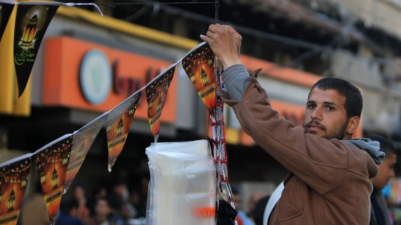 İsrail saldırıları altındaki Gazze'de Ramazan heyecanı kameralara böyle yansıdı! - Sayfa 12