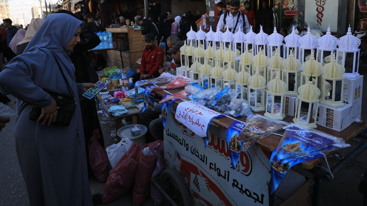 İsrail saldırıları altındaki Gazze'de Ramazan heyecanı kameralara böyle yansıdı! - Sayfa 6