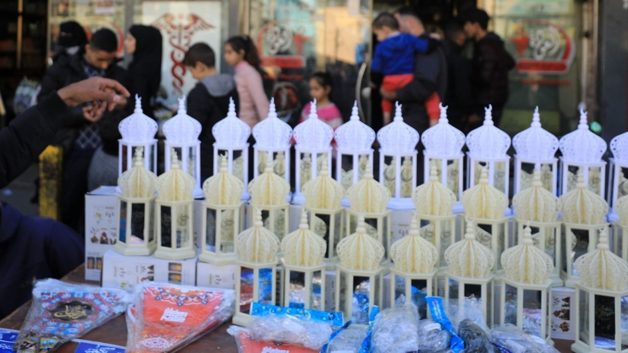 İsrail saldırıları altındaki Gazze'de Ramazan heyecanı kameralara böyle yansıdı! - Sayfa 8