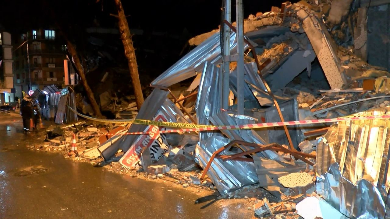 Kentsel dönüşüme gidecekti... İstanbul Maltepe'de 5 katlı bina çöktü! - Sayfa 8