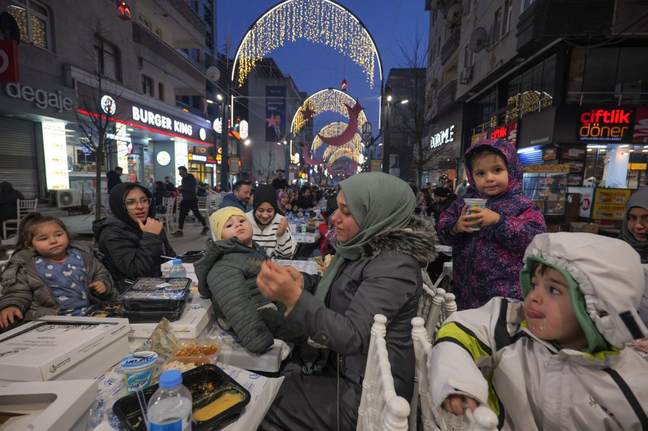 Bağcılar Belediyesi'nden Ramazan ayı boyunca sürecek etkinlikler için dev plato! - Sayfa 18