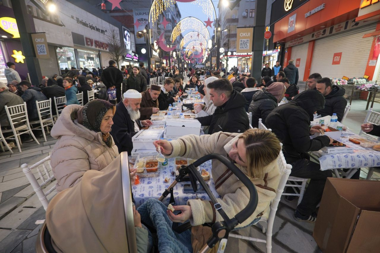 Bağcılar Belediyesi'nden Ramazan ayı boyunca sürecek etkinlikler için dev plato! - Sayfa 23