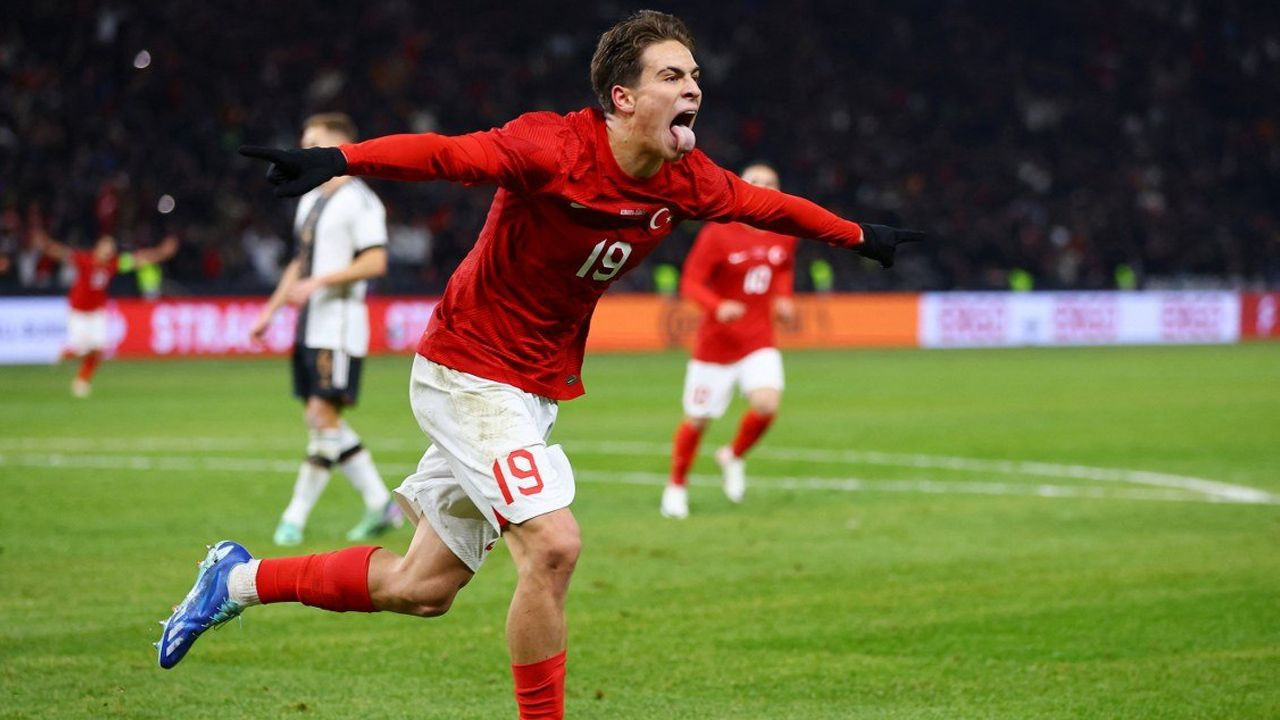 A Milli Takımımızın Macaristan maçı ilk 11'i belli oldu! Vincenzo Montella Arda Güler için kararını verdi: Semih Kılıçsoy tercihi büyük tepki çekmişti... - Sayfa 11