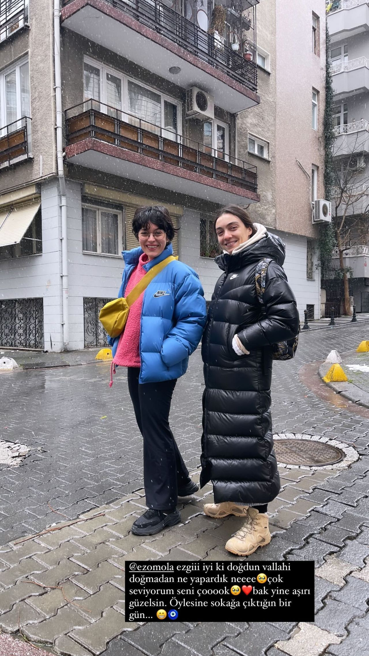 Merve Dizdar yakın arkadaşı Ezgi Mola'nın doğum gününü o karelerle kutladı - Sayfa 10