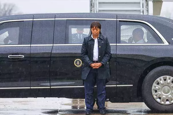 New York caddelerinde görülmemiş olay! 20 kum dolu kamyonla Joe Biden'ı korudular... - Sayfa 19