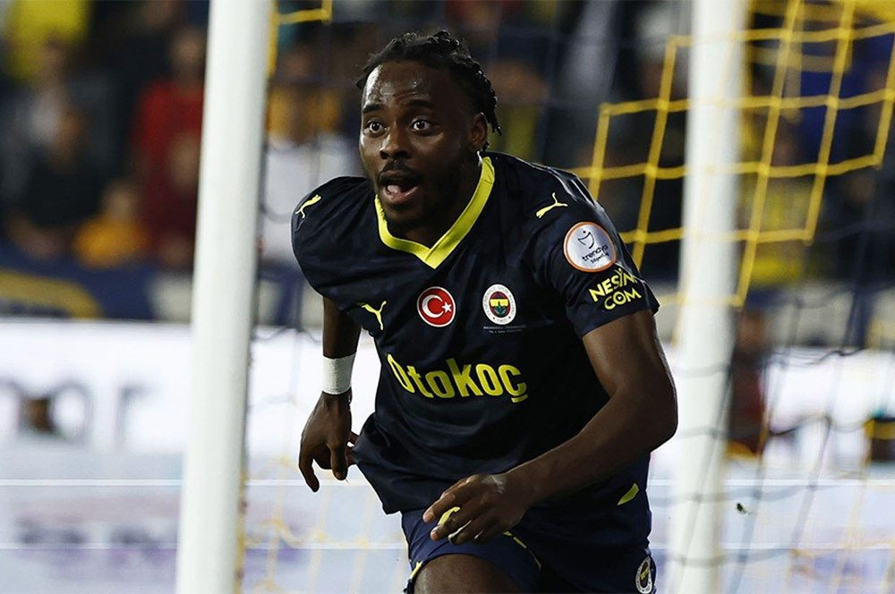 Osayi Samuel'den olay açıklama: "Taraftarlardan bazıları silahlı ve ellerinde kesici aletler vardı! Kalecimiz kanlar içinde yerde kaldı! Kendimizi savunmak zorundaydık" - Sayfa 7