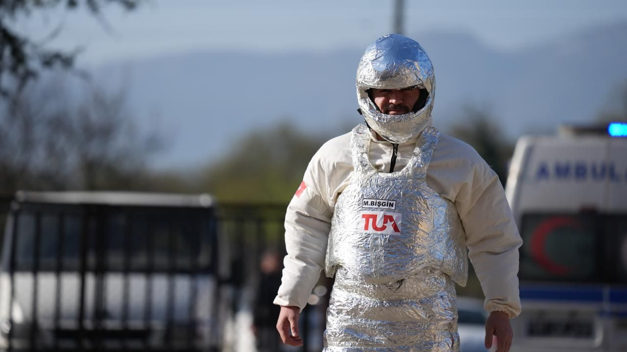Kral olan da var, astronot olan da! İşte sandık başından renkli kareler - Sayfa 12