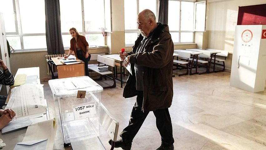 Türkiye sandık başında: 81 ilde oy verme işlemi başladı - Sayfa 5