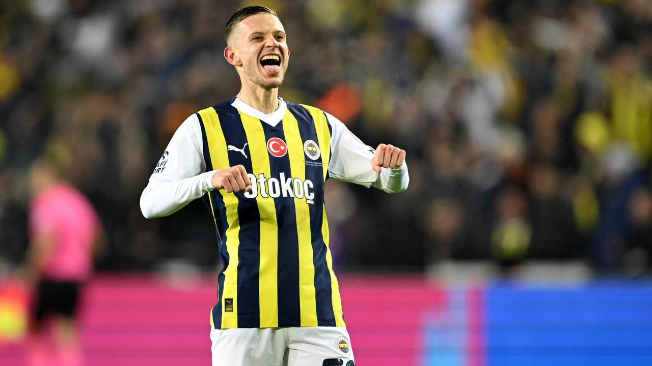 Ve Sebastian Szymanski bonservis rekoru kırarak Fenerbahçe'ye veda ediyor! Sezon sonu imza atacağı kulübü resmen açıkladılar: Herkesin gözü bu haberde - Sayfa 8