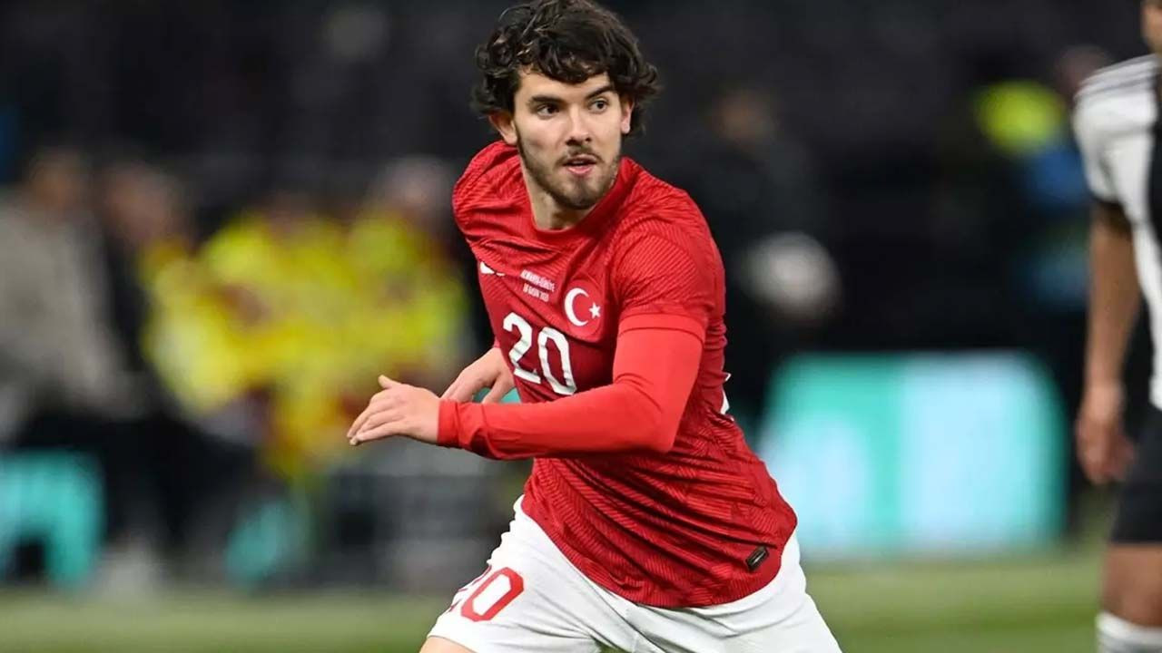 Fenerbahçe Ferdi Kadıoğlu’nun yerini şimdiden doldurdu! Yıldız oyuncunun yerine gelecek yeni sol beki duyurdular: Ali Koç ayrılığı çok önce açıklamıştı… - Sayfa 6