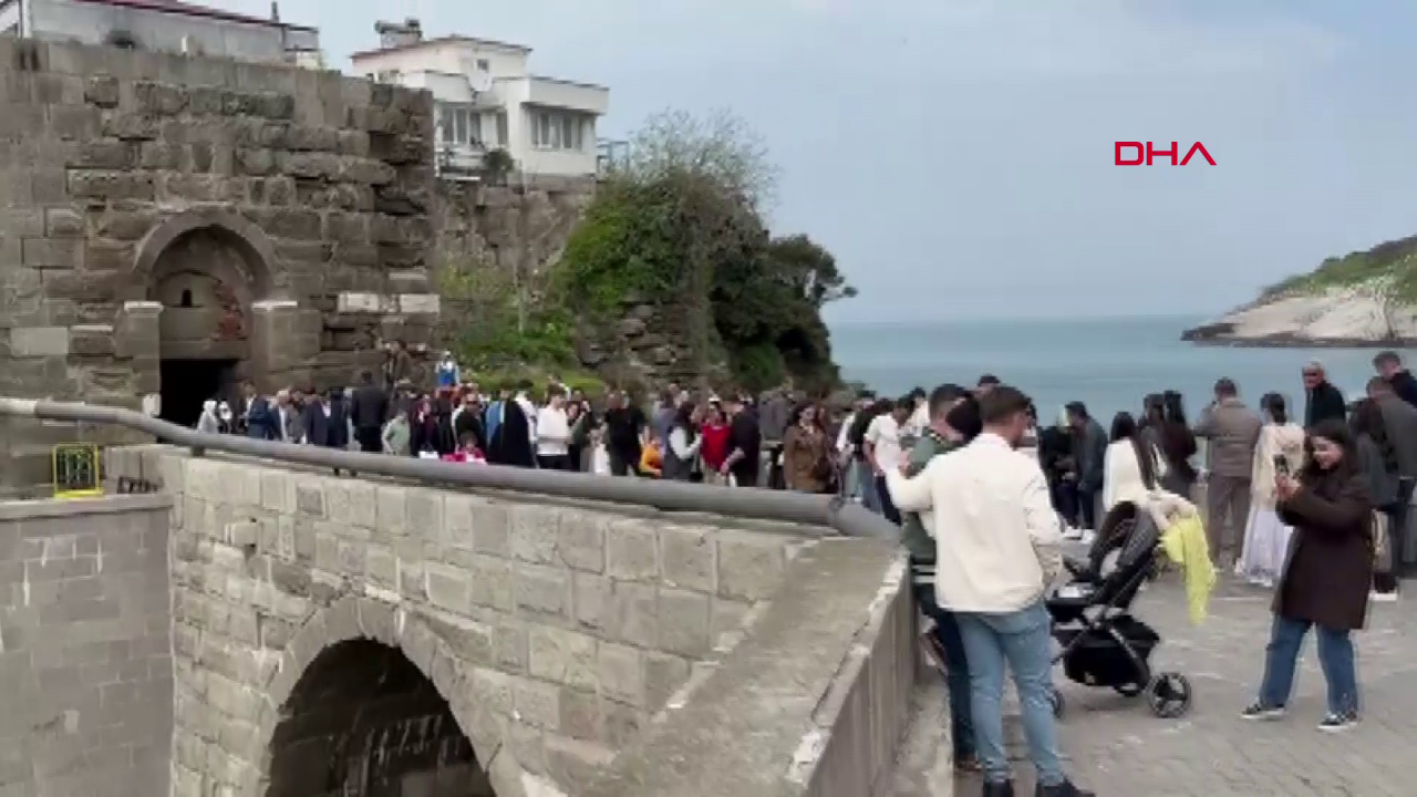 Bayram yoğunluğu! Bir günde 20 bin araç geldi Amasra'ya giriş kapatıldı! - Sayfa 5