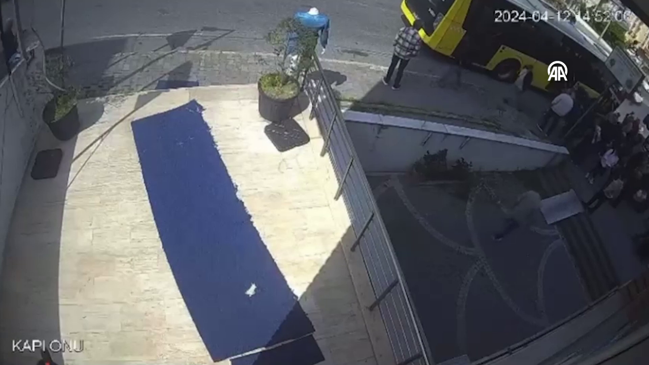 Beylikdüzü'nde seyir halindeki İETT otobüsünde çıkan yangın kamerada - Sayfa 6