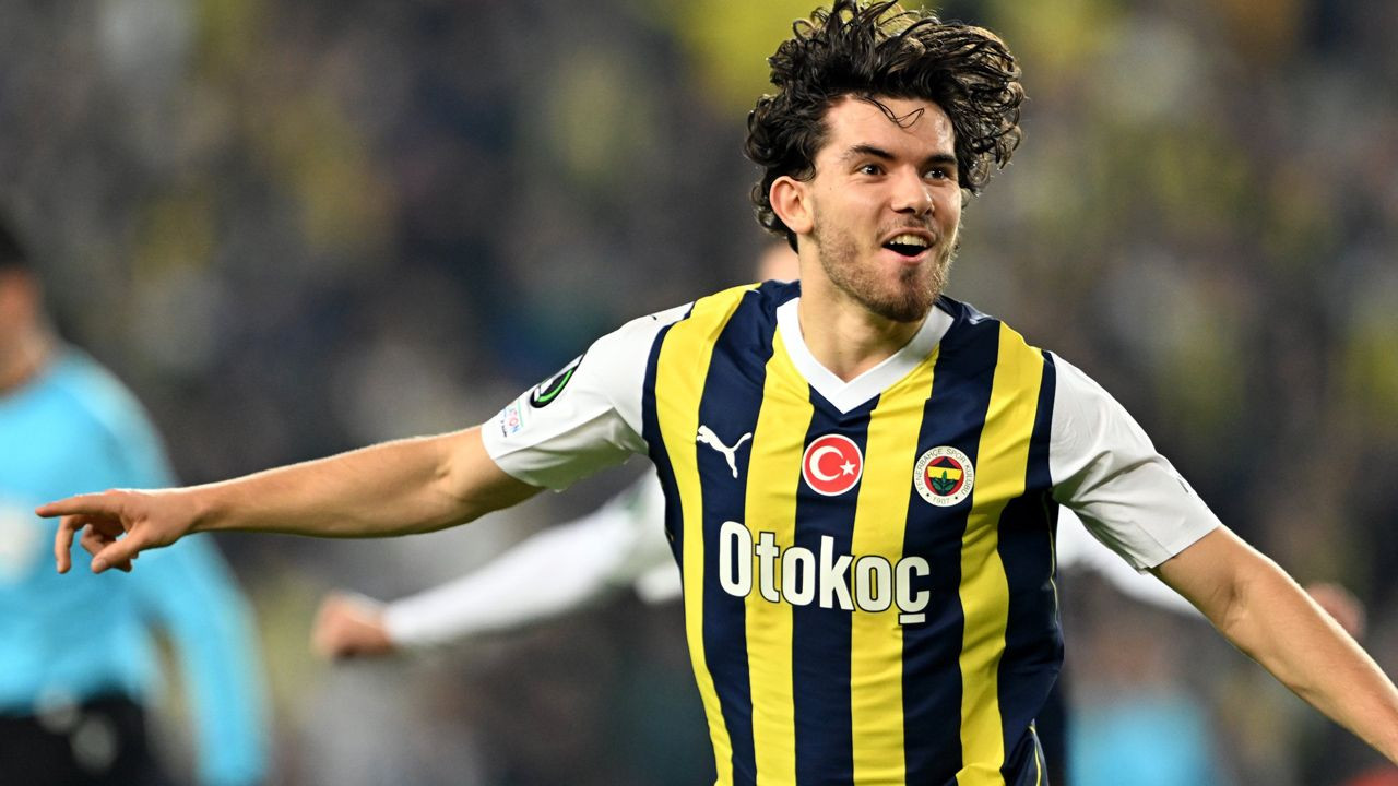 Fenerbahçe'nin Fatih Karagümrük maçı ilk 11'i belli oldu! İsmail Kartal'dan Sebastian Szymanski yerine herkesi şaşkına çeviren tercih: Taraftarı çıldırtan isim yine kadroda - Sayfa 6