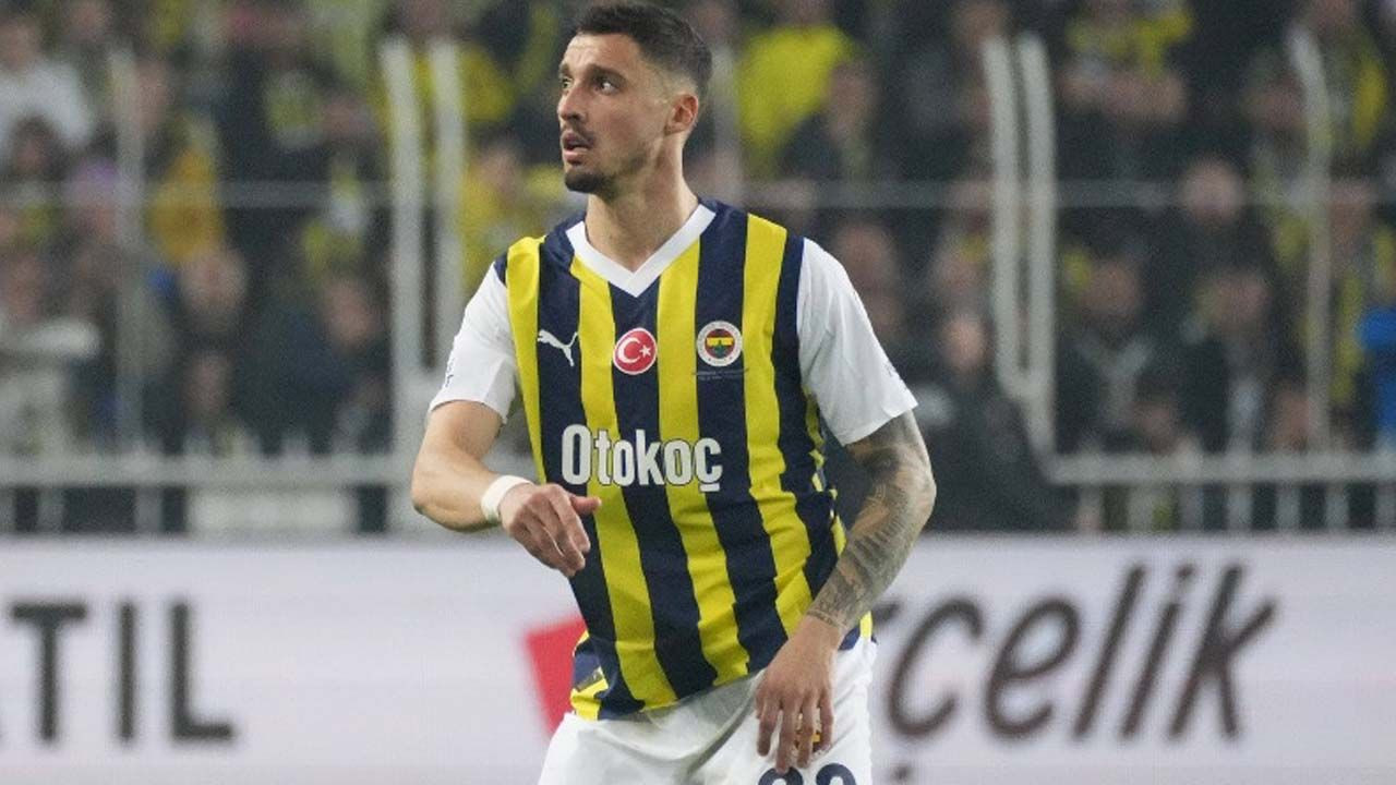 Fenerbahçe'nin Fatih Karagümrük maçı ilk 11'i belli oldu! İsmail Kartal'dan Sebastian Szymanski yerine herkesi şaşkına çeviren tercih: Taraftarı çıldırtan isim yine kadroda - Sayfa 8