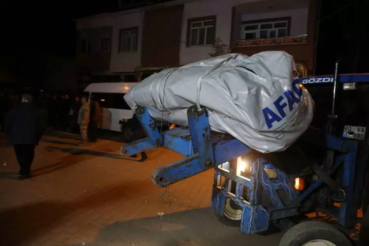 Tokat depreminde kırılan fay hattı herkesi dehşete düşürdü: Yer patlamış gibi hissettim! - Sayfa 22